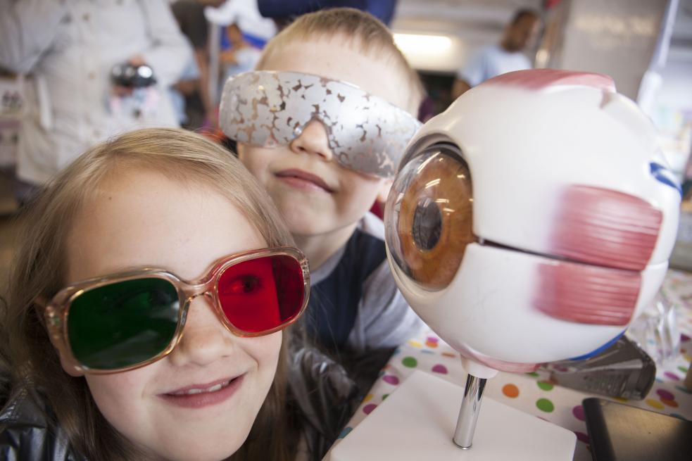 Glasgow Caledonian University- Science engagement, Children with model of eye